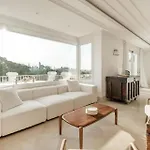 Newly Renovated Frontline Golf 7 Bdrm Luxury 아파트 에스테포나