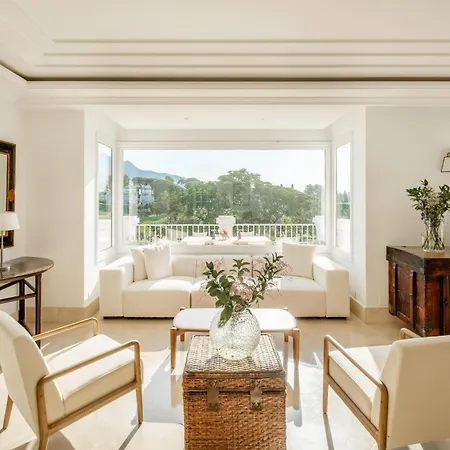 아파트 Newly Renovated Frontline Golf 7 Bdrm Luxury 에스테포나